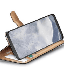 Alternative view of Galaxy S10e Wally Schwarz